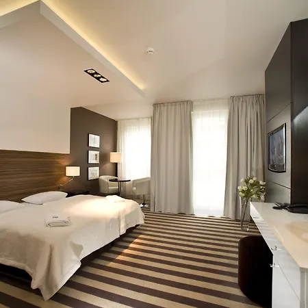 Hotel Diva Spa ホテル